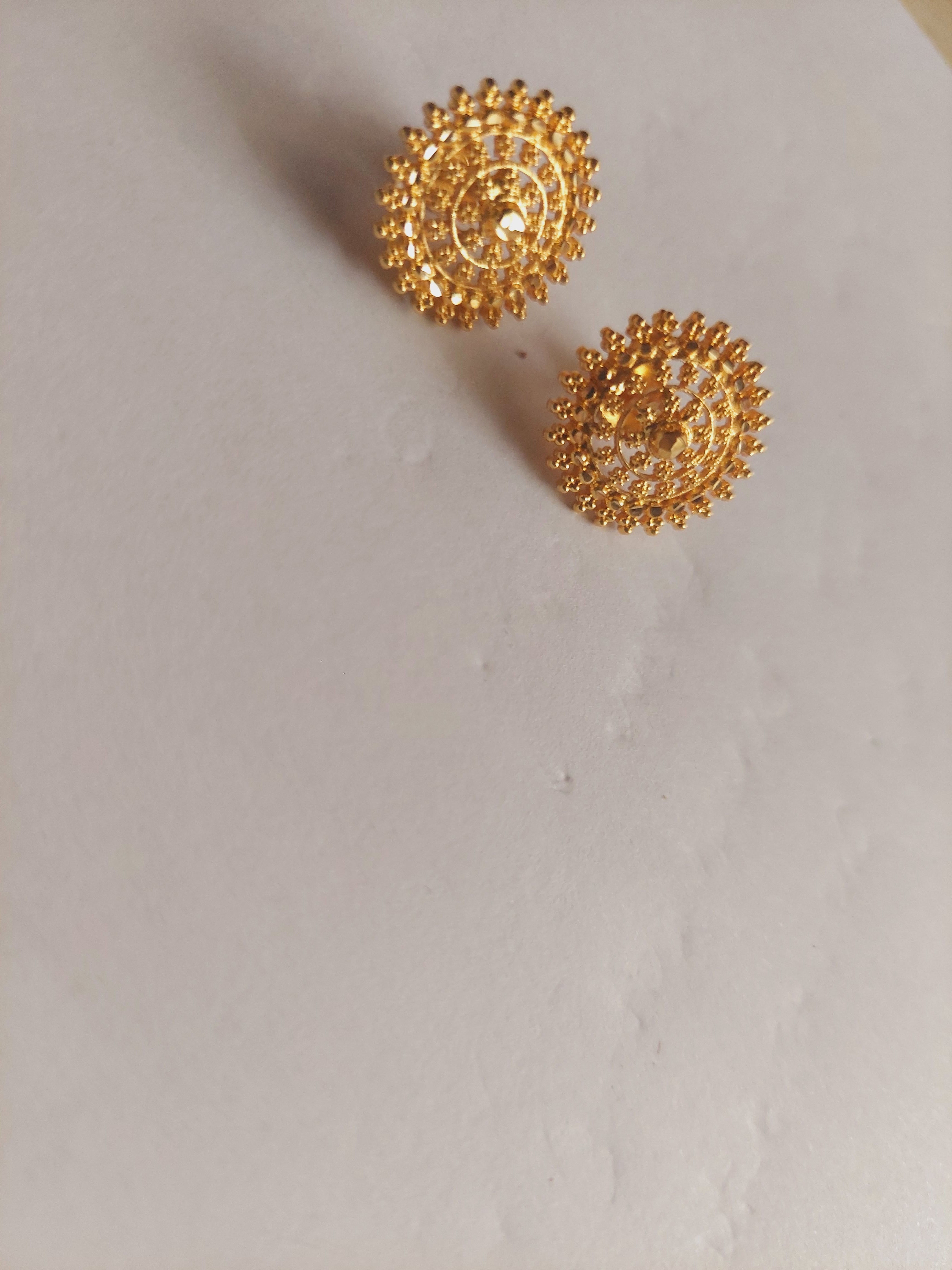 Code 812d earrings Singapore 10 cents coin size circumference. Indian screw