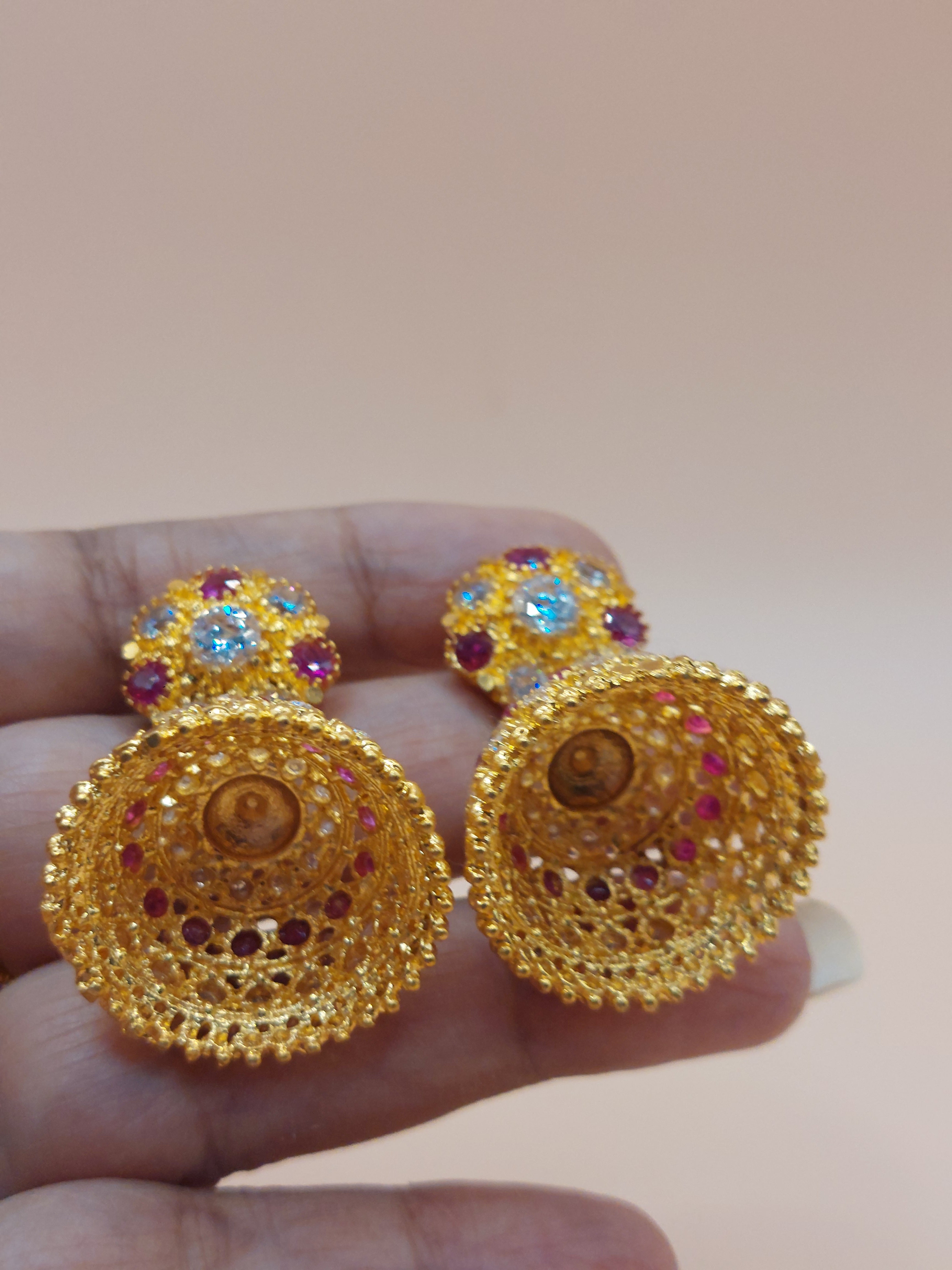 Code 55K . White and maroon jhumuka not 916 gold
