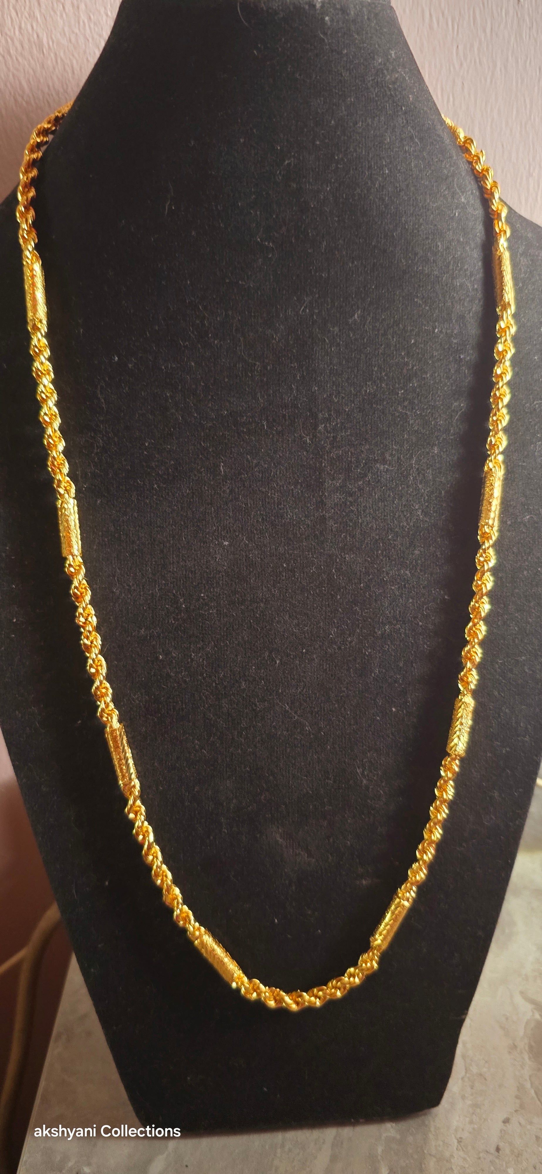 Daily wear chain.  Not 916 gold . 24k electroplating items plated in Singapore. Code 6607