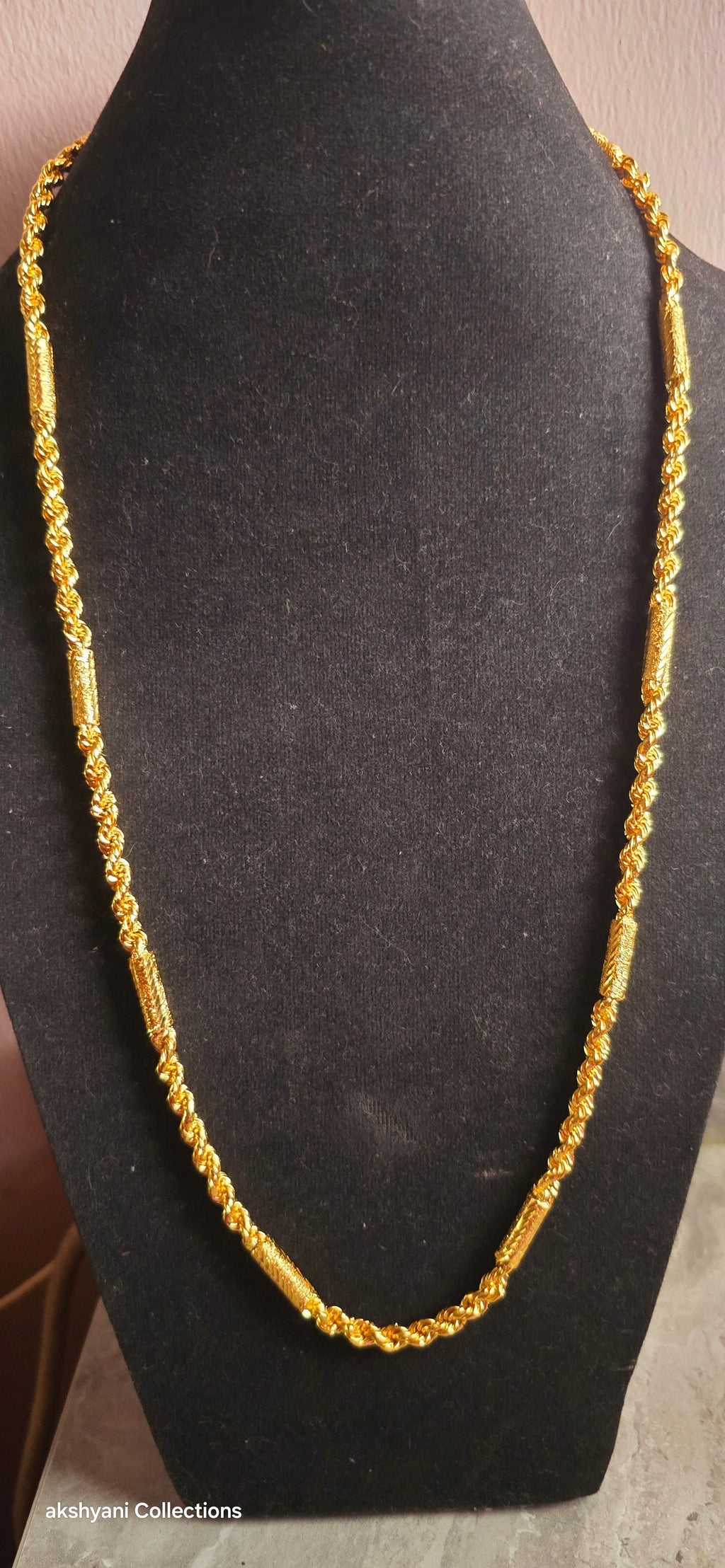 Daily wear chain.  Not 916 gold . 24k electroplating items plated in Singapore. Code 6607
