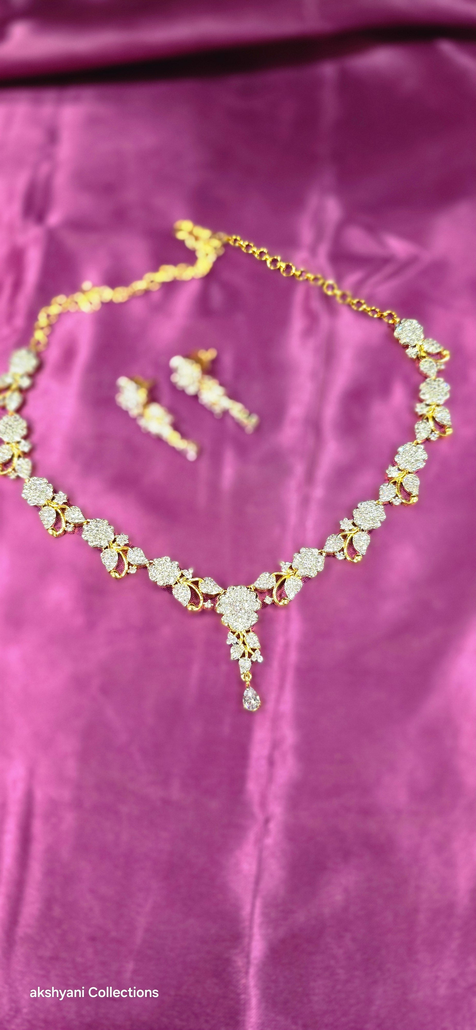 Flower replica mossanite necklace. Functionwear