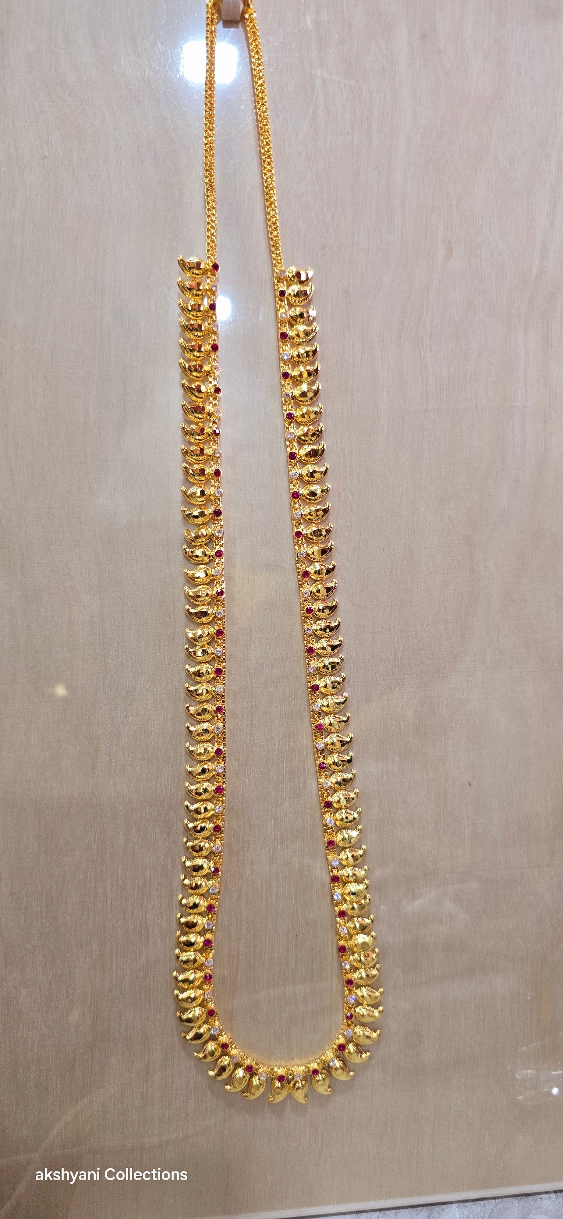 28 inches length mango chain.Not 916 gold. In stock