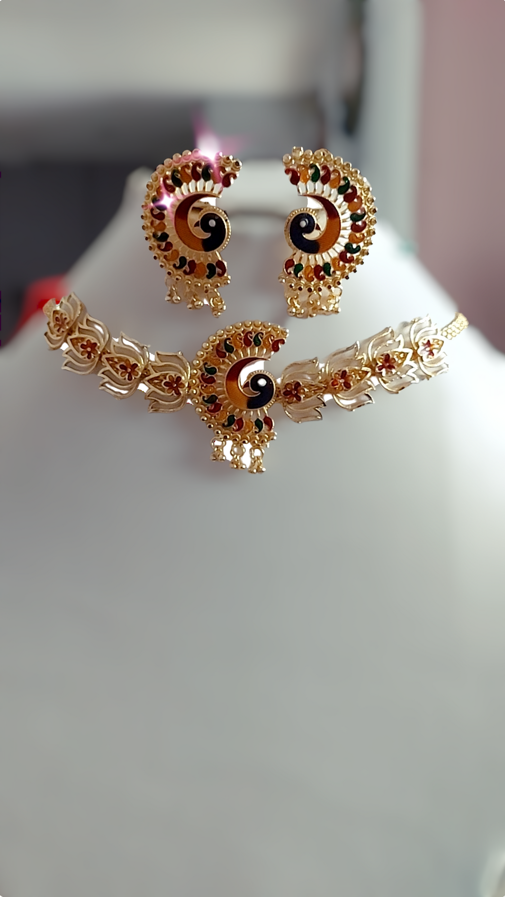 Enamel peacock choker set