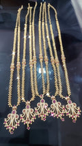 1 layer long chain with brooch