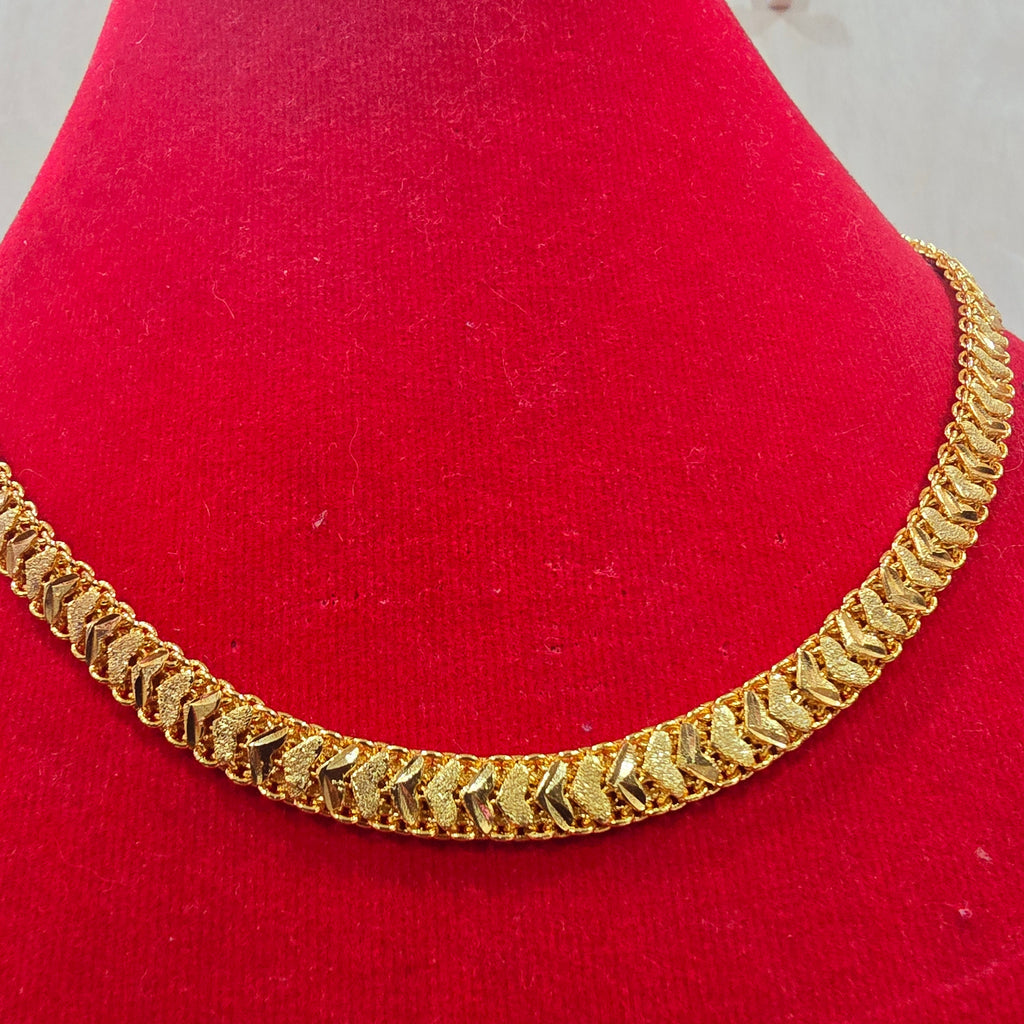 Diamond cut chain. Functionwear type of jewellery.  NOT 916 GOLD.